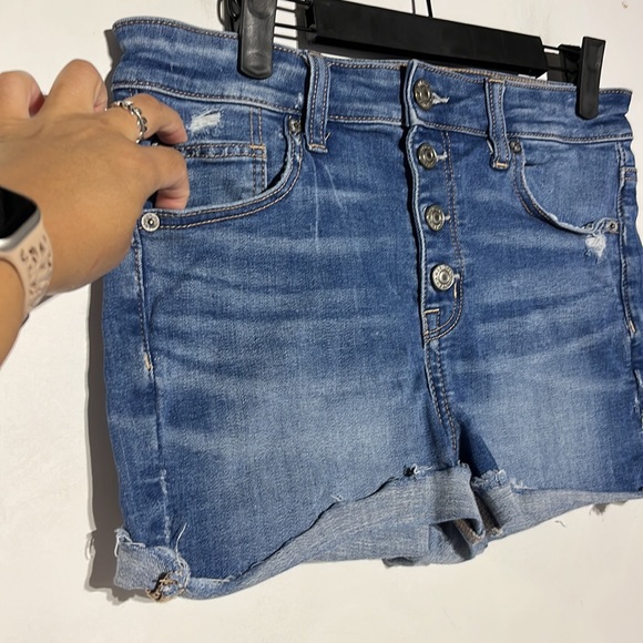 American Eagle Ne(x)t Level Stretch Hi-Rise Shortie Medium Wash Denim Shorts 10 - Picture 2 of 9